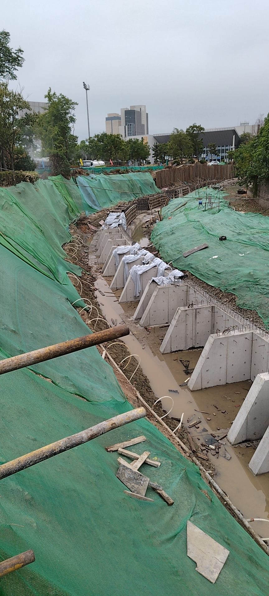 沿山河城區(qū)薄落段綜合整治工程-體育公園段應急防汛工程